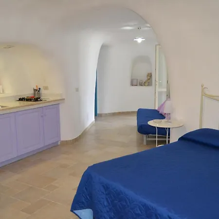 Maridea - Cave * Ponza